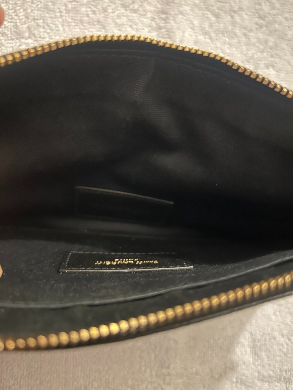 WOMEN 100% AUTHENTIC SAINT LAURENT MONOGRAM MATELASS'E LEATHER POUCH - Picture 8 of 13